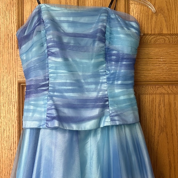 Dresses & Skirts - Strapless Blue Ballgown
